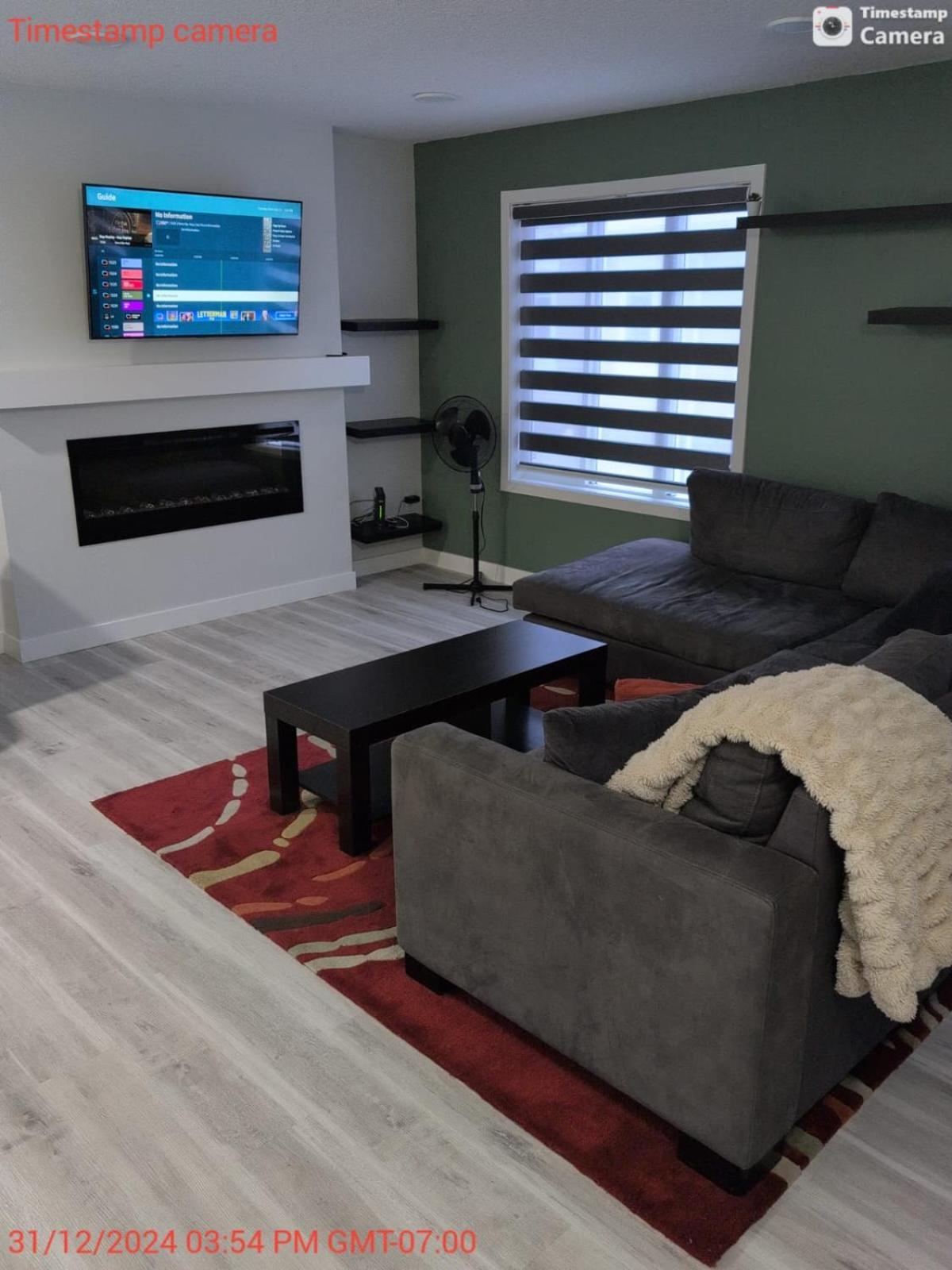 Beautiful Home, Close To Many Amenities - Full Edmonton