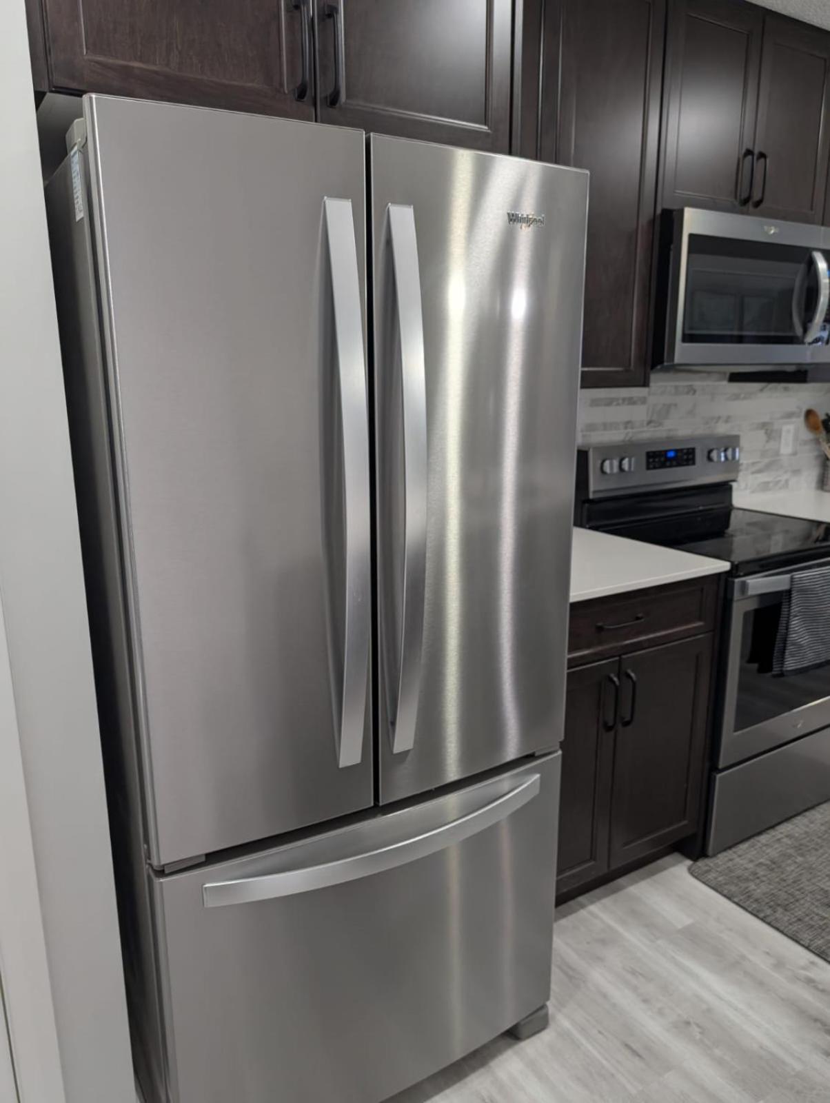 Beautiful Home, Close To Many Amenities - Full *